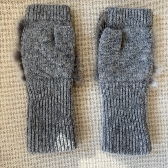 NWOT- Adrienne Landau Real Fur Trim Gray Knit Fingerless Gloves - Picture 4 of 7